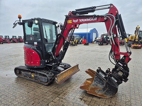 Begagnad Yanmar ViO33-6 / 3,5t minigrävare / rototilt
