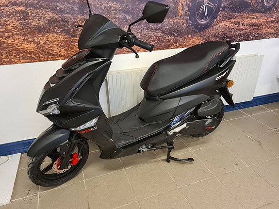 MOTO CR COMET SP KÖRKORTSFRI MOPED HJÄLM PÅ KÖPET 2 of 5