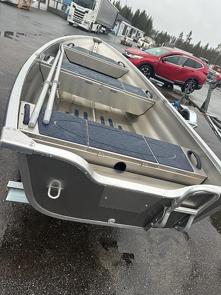 Linder 440 Fishing inkl åror - Utställningsex