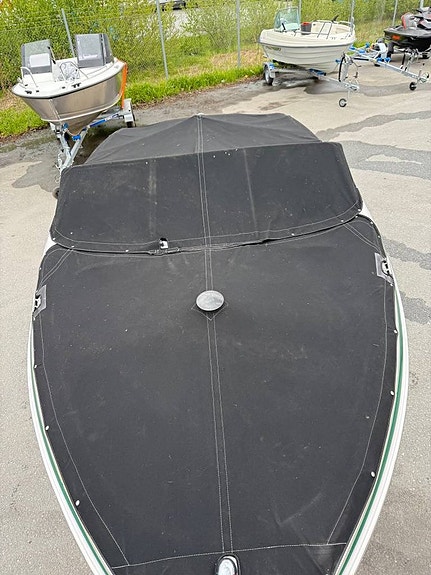 Tahoe Q4 (2004) + Mercruiser 4,3L (220 HK) bowrider , fräsch 3 of 5