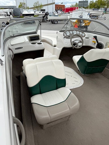 Tahoe Q4 (2004) + Mercruiser 4,3L (220 HK) bowrider , fräsch 10 of 12