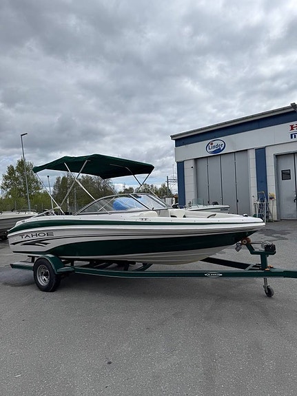 Tahoe Q4 (2004) + Mercruiser 4,3L (220 HK) bowrider , fräsch 4 of 5