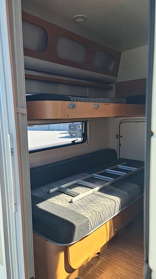 Adria Adora 563 TK *Barnkammare *Alde *Fransk bädd 9 of 23