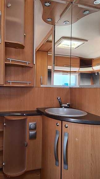 Adria Adora 563 TK *Barnkammare *Alde *Fransk bädd 16 of 23