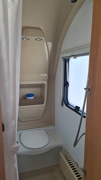 Adria Adora 563 TK *Barnkammare *Alde *Fransk bädd 17 of 23