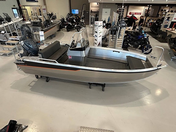 Buster MCC med Yamaha F40FETL 2026 Comfort edition 3 of 10