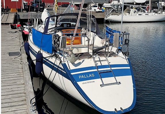 Athena 34