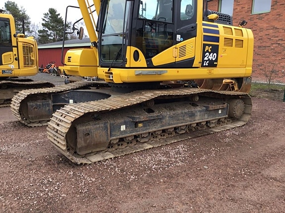 Komatsu PC 240 LC-11E0 4 of 16