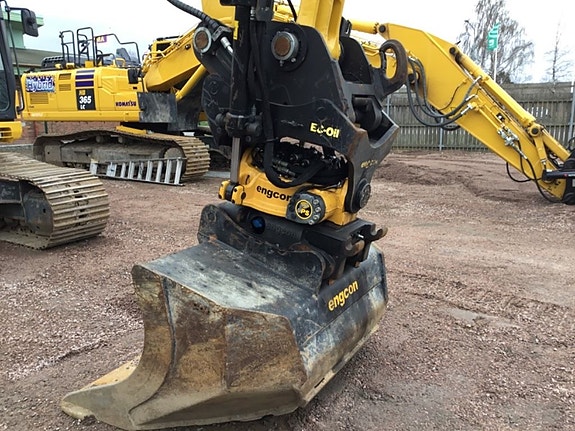 Komatsu PC 240 LC-11E0 8 of 16