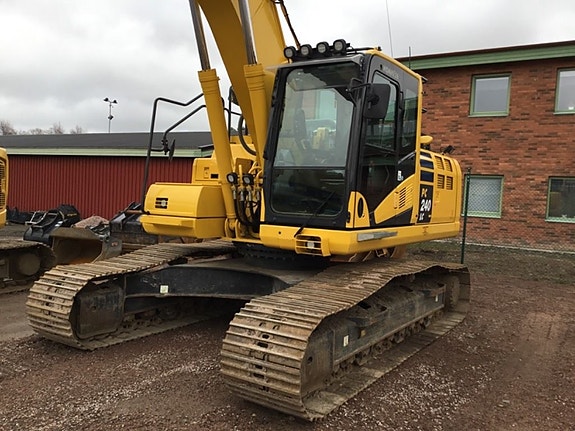 Komatsu PC 240 LC-11E0 2 of 16
