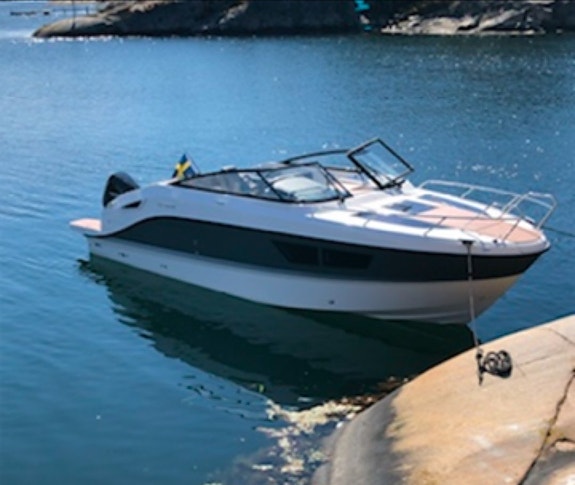 Uttern D77 Premium Edition 300Hk Mercury inkl Boggie trailer