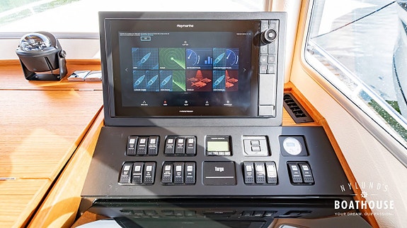 Targa 27.2 | Volvo Penta D6-340A-G, DPI-A 12 of 22