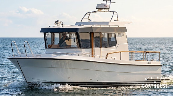 Targa 27.2 | Volvo Penta D6-340A-G, DPI-A 2 of 5