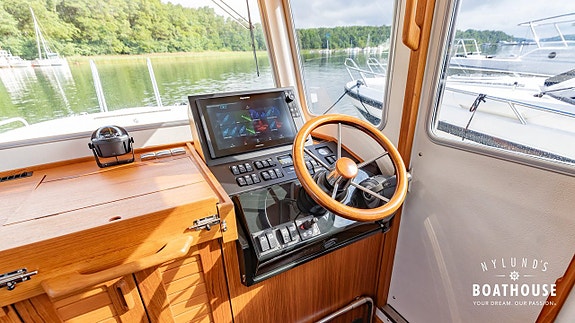 Targa 27.2 | Volvo Penta D6-340A-G, DPI-A 11 of 22