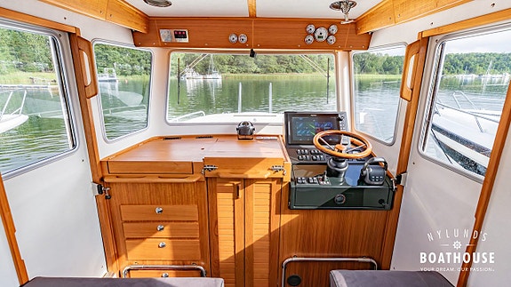 Targa 27.2 | Volvo Penta D6-340A-G, DPI-A 10 of 22