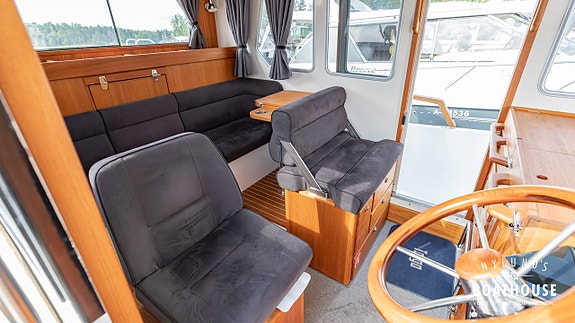 Targa 27.2 | Volvo Penta D6-340A-G, DPI-A 16 of 22
