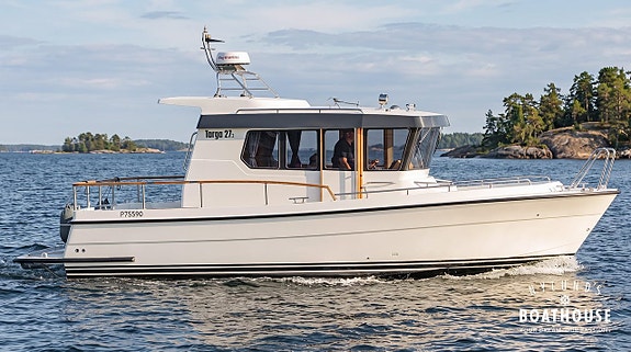 Targa 27.2 | Volvo Penta D6-340A-G, DPI-A 3 of 5