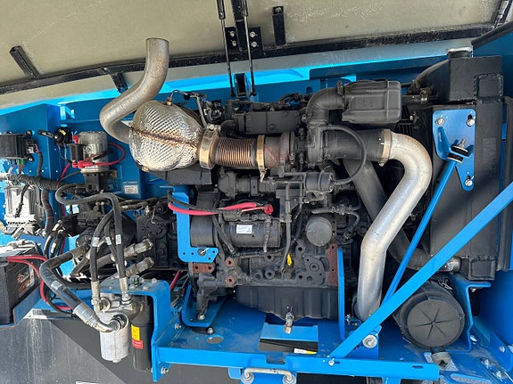 Bomlift Diesel Genie S45 XC 12 of 12
