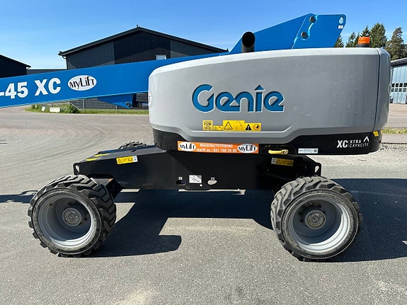 Bomlift Diesel Genie S45 XC 4 of 5