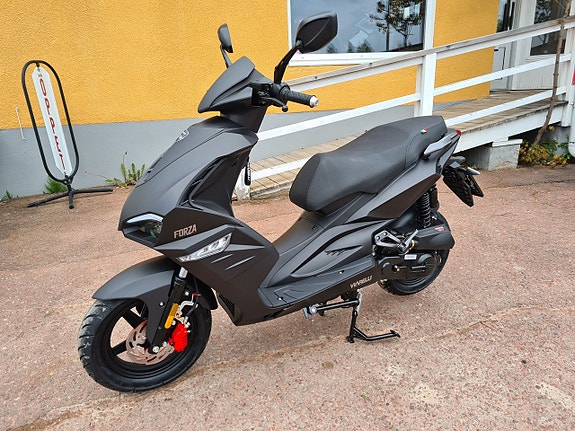 Viarelli NYHET FORZA EU MOPED INK HJÄLM 23900 kr 2 of 5