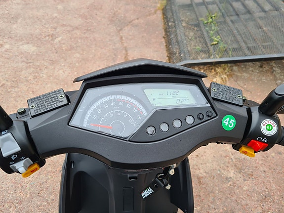 Viarelli NYHET FORZA EU MOPED INK HJÄLM 23900 kr 3 of 5
