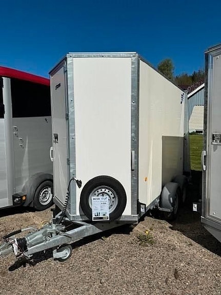 Ifor Williams BV105 2 of 7