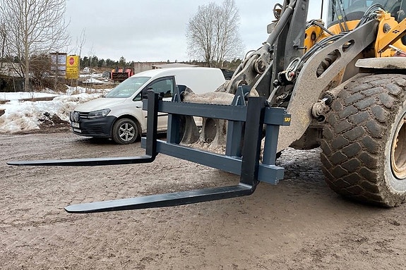 Säljes: SRF PALLGAFFLAR - 11 TON - 2024 - Gaffeltruck | BLOCKET