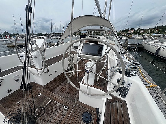 Hallberg-Rassy 340 4 of 5
