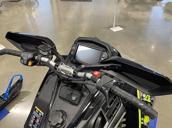 Polaris 9R SWITCHBACK ASSAULT ESCAPE 146 4 of 4