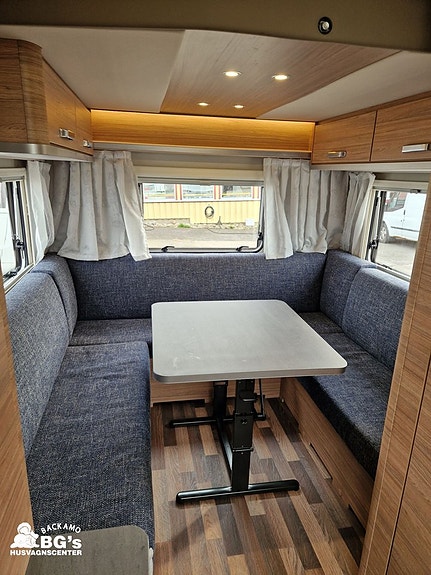 Weinsberg CaraOne 390 PUH 2 of 8