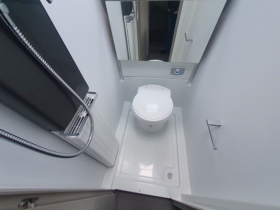 Adria Alpina 753 HK 12 of 18