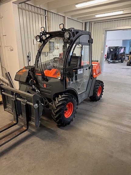 AUSA T144h teleskoplastare