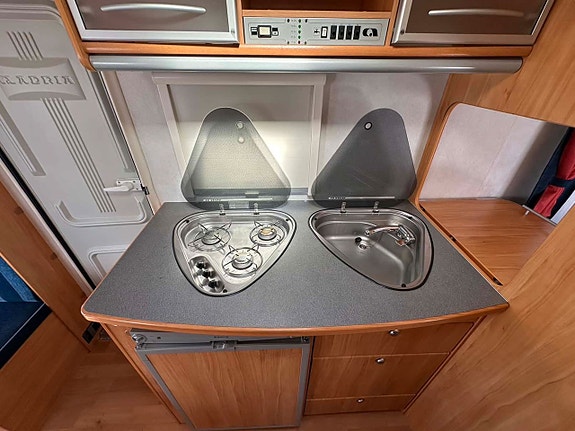 Adria 512  UL 8 of 15