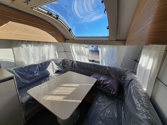 Adria Adora 593 UK 3 of 16