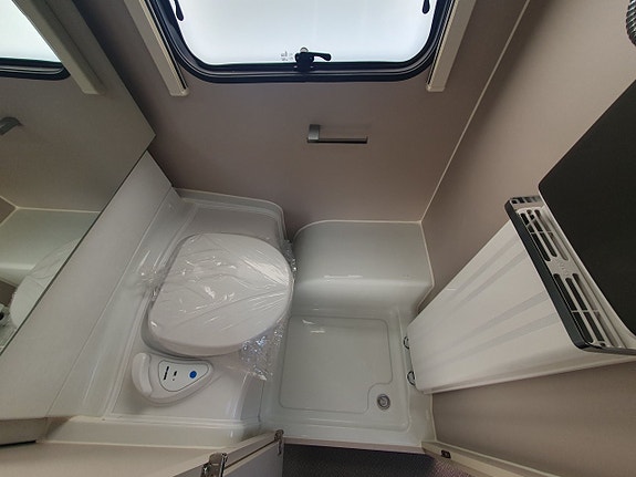 Adria Adora 593 UK 11 of 16