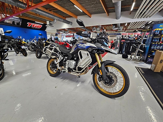 Voge DS900X INKL VÄSKOR 5 of 6