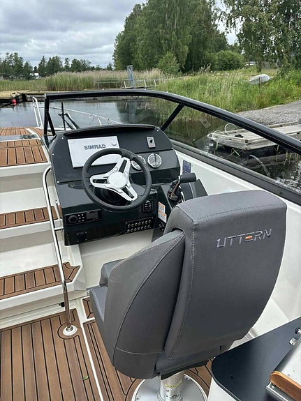 Uttern D77 & Mercury 350 V10 4-takt -2025 Fullutrustad 7 of 12
