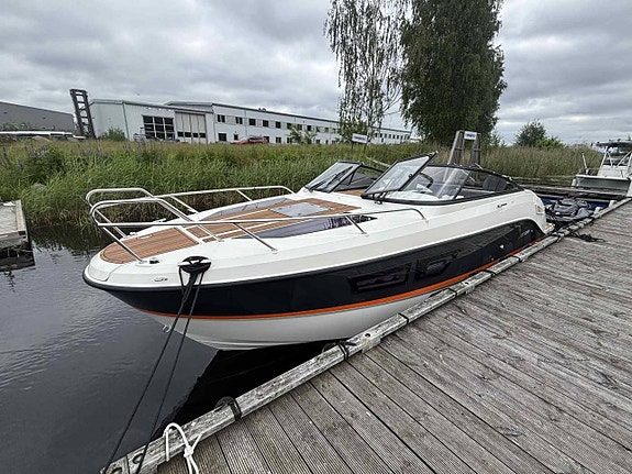 Uttern D77 & Mercury 350 V10 4-takt -2025 Fullutrustad 3 of 12
