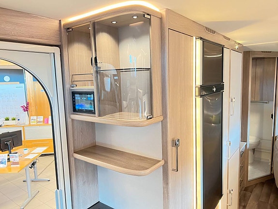 Kabe ROYAL 600 CXL KS  (ALDE+Ugn+Stor U-soffa) 18 of 30