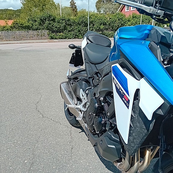 Suzuki GSX-S 950 7 of 8