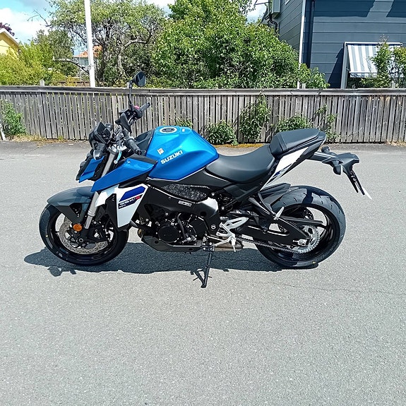 Suzuki GSX-S 950 4 of 8