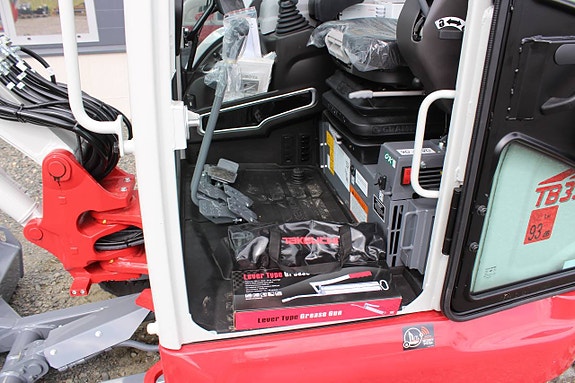 Ny Takeuchi TB335, TB 335  Rototilt med grip. 9 of 10