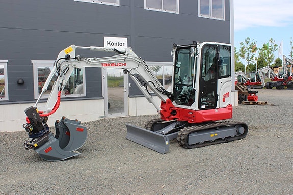 Ny Takeuchi TB335, TB 335  Rototilt med grip. 2 of 10