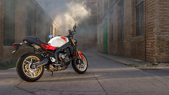 Yamaha XSR 900 ABS  xsr xsr900 5 of 7