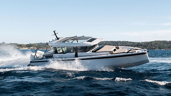 Axopar 37 XC Cross Cabin - 2025