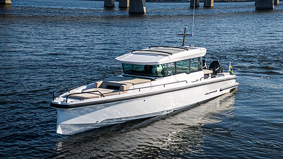 Axopar 37 XC Cross Cabin - 2025