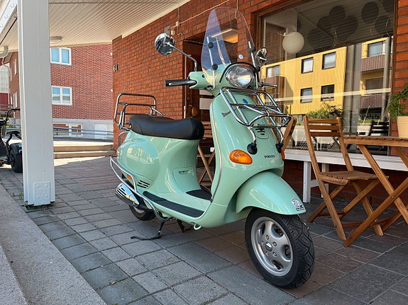 Vespa ET2
