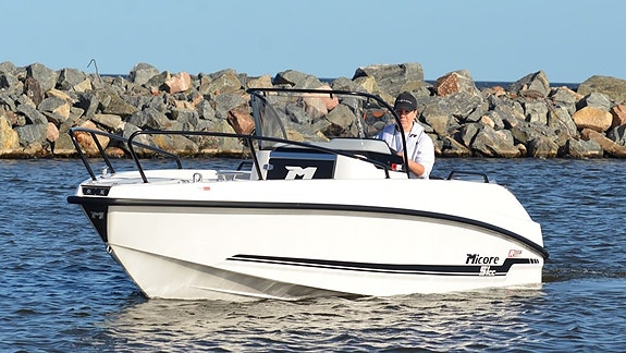 Micore 51CC R-design Demo båt! Vi har öppet i mellandagarna!