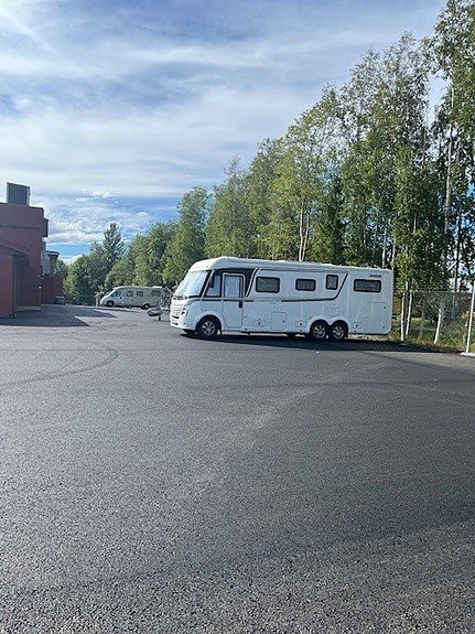 Välkommen till vår långtidsparkering för husvagn & husbil 3 of 4