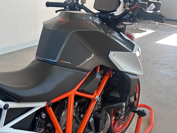 KTM 1290 Super Duke R 1.3 V-twin  0kr insats 4 of 10